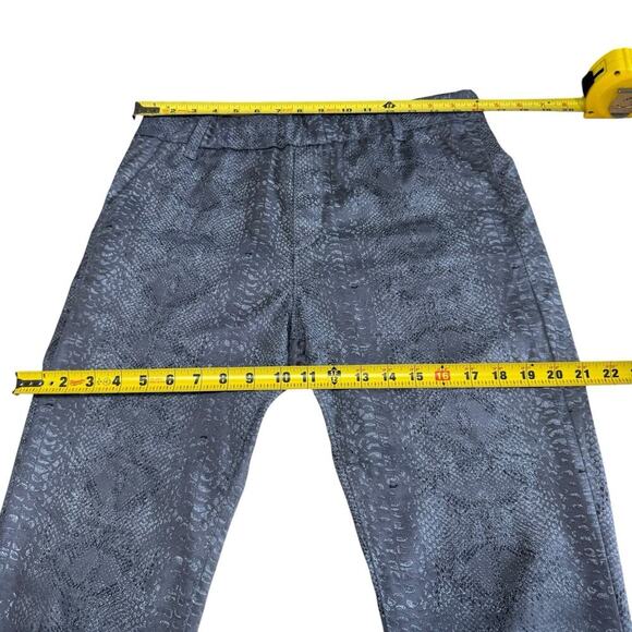 Bevy Flog Pull On Pants Snake Skin Gray 8 Stretch Mobwife Comfortable Athleisure - Picture 8 of 10